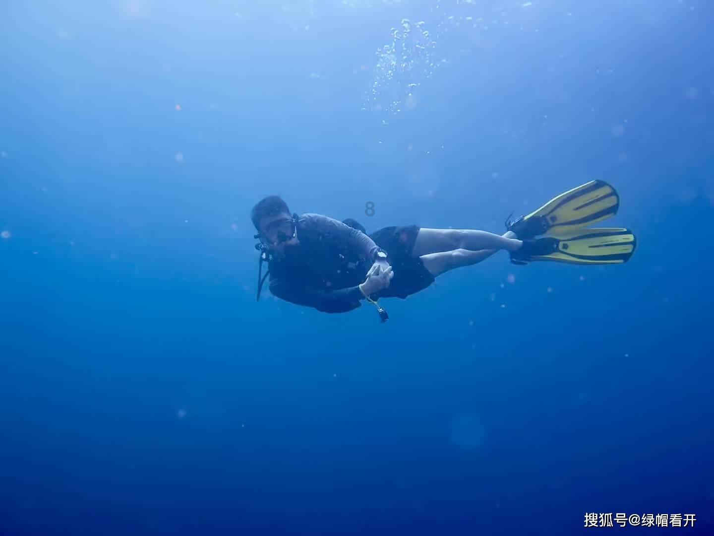 救援受困山洞的男子